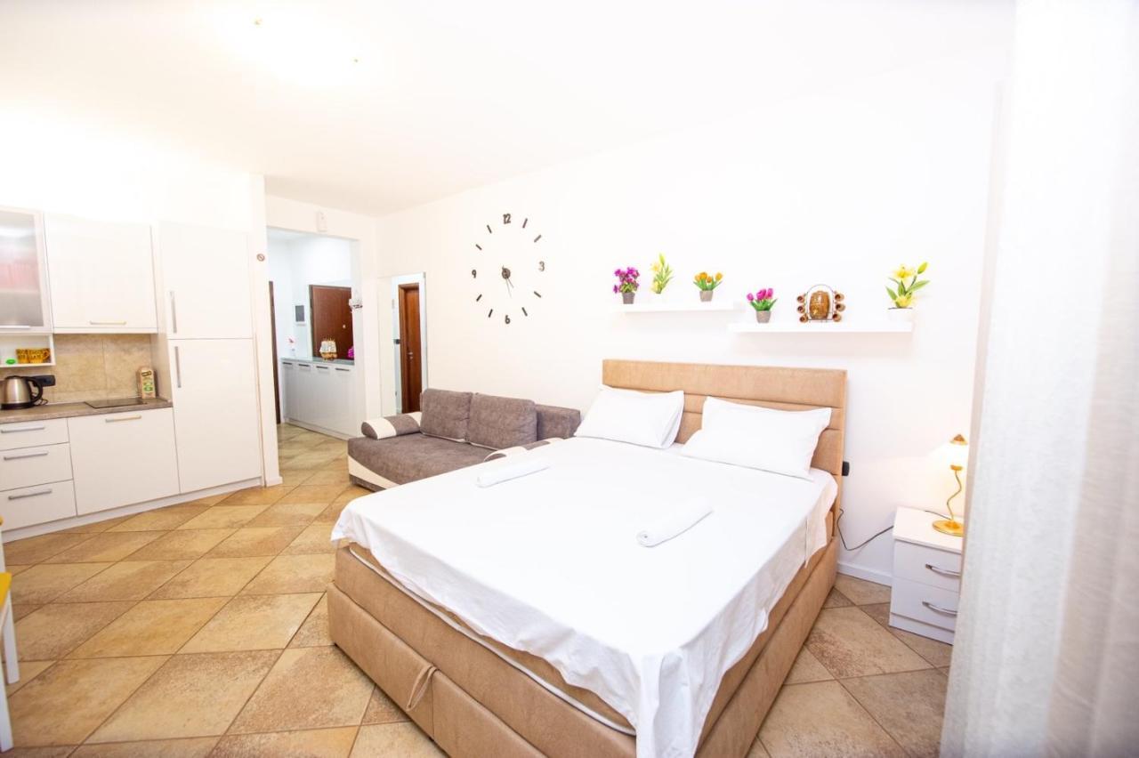 Apartment Studio Premier Рафаиловичи Экстерьер фото