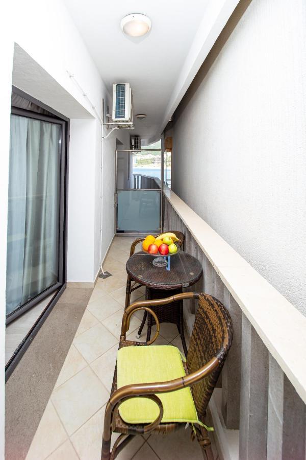 Apartment Studio Premier Рафаиловичи Экстерьер фото