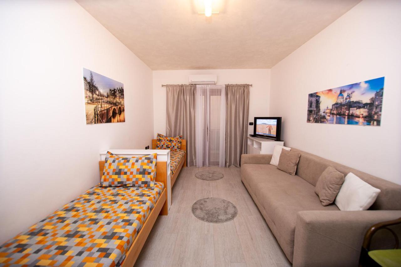 Apartment Studio Premier Рафаиловичи Экстерьер фото
