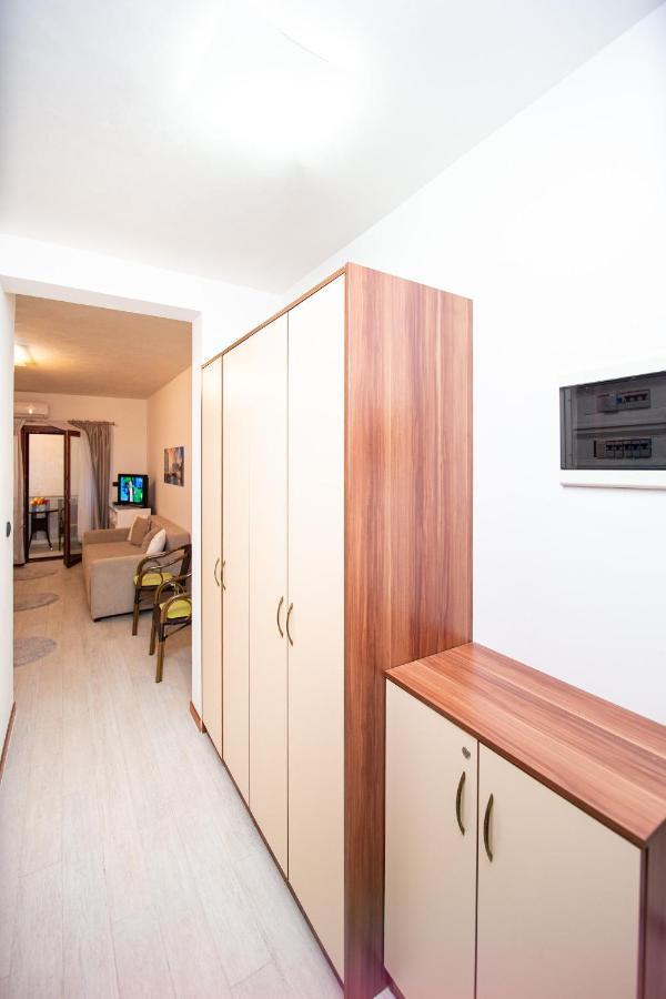 Apartment Studio Premier Рафаиловичи Экстерьер фото